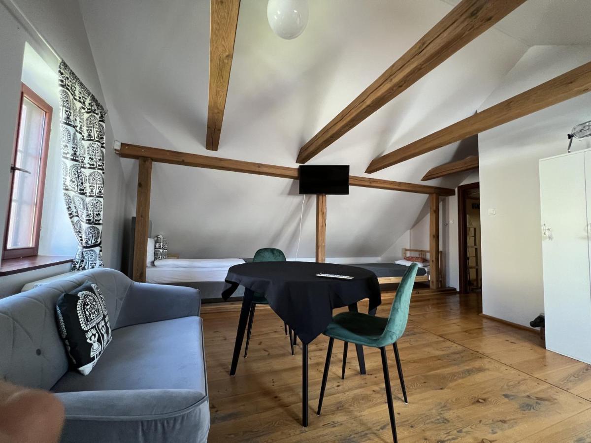 Gosciniec Folkier Hostel Zgierz Kültér fotó