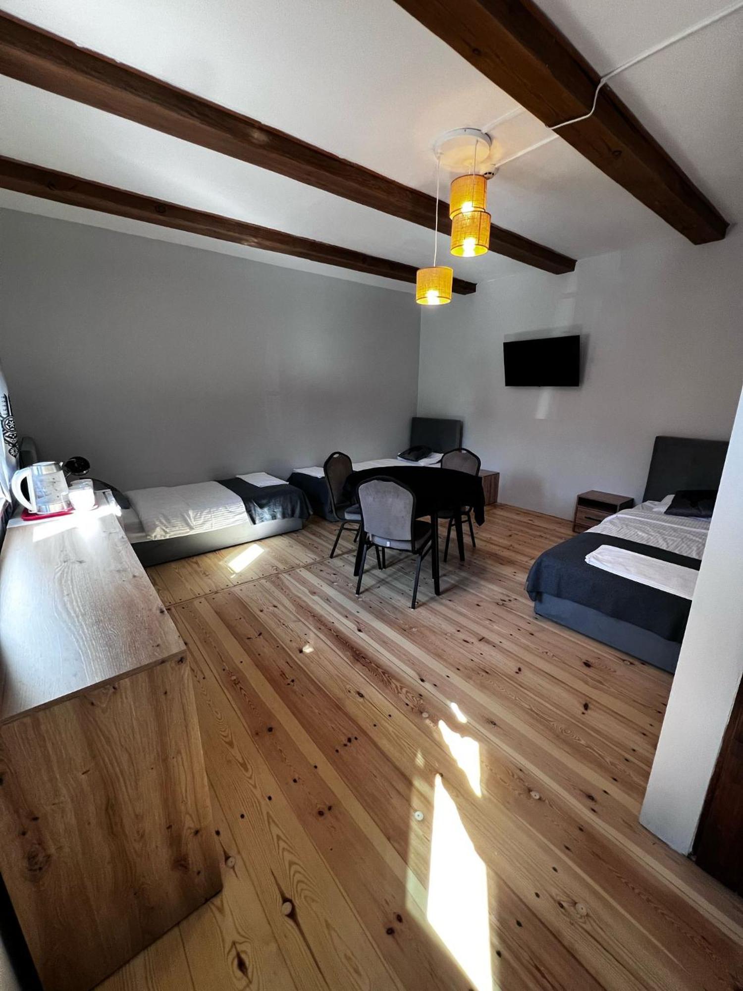 Gosciniec Folkier Hostel Zgierz Kültér fotó