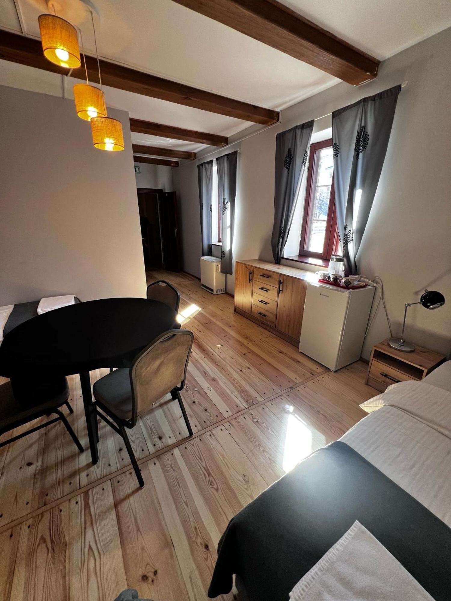 Gosciniec Folkier Hostel Zgierz Kültér fotó